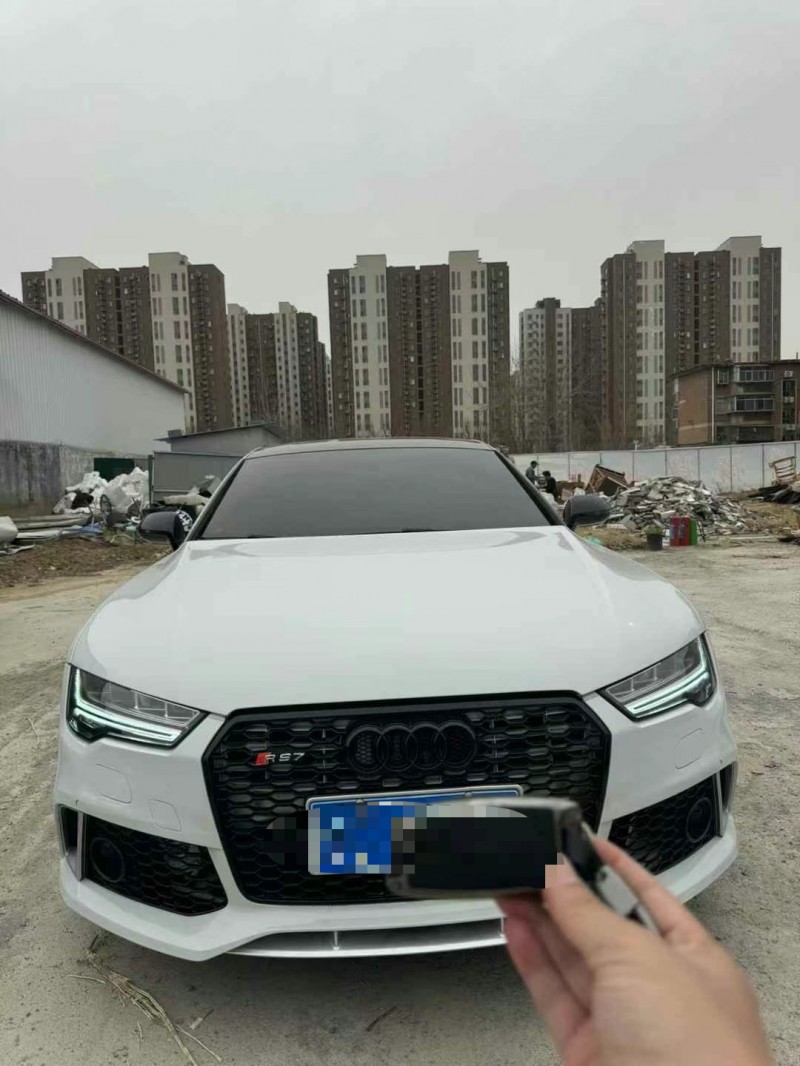 济宁13年奥迪A7L1