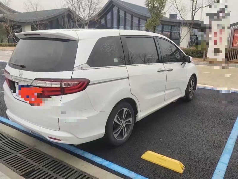 济宁18年本田奥德赛4