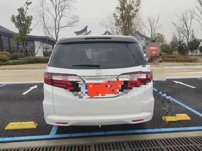 济宁18年本田奥德赛5