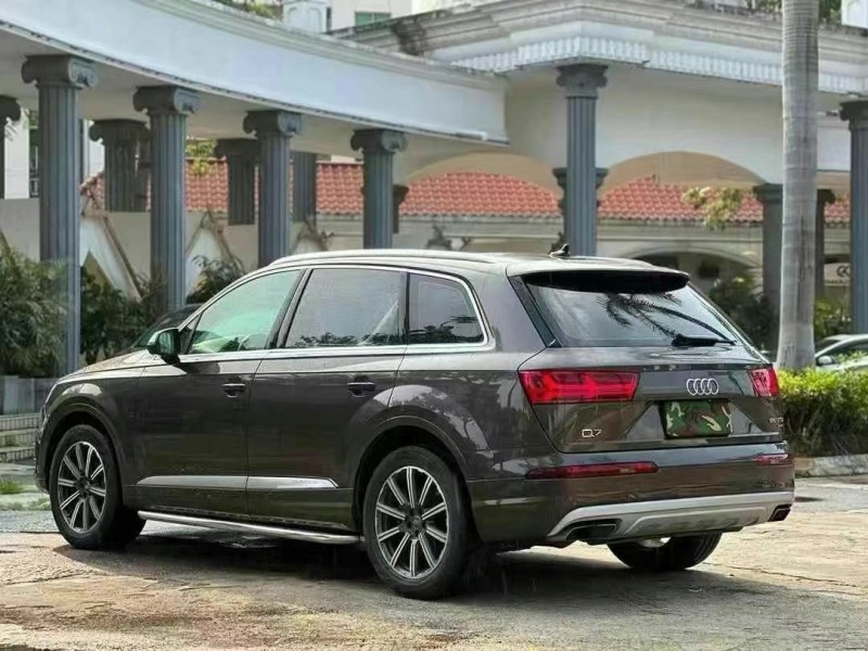 东莞17年奥迪Q75