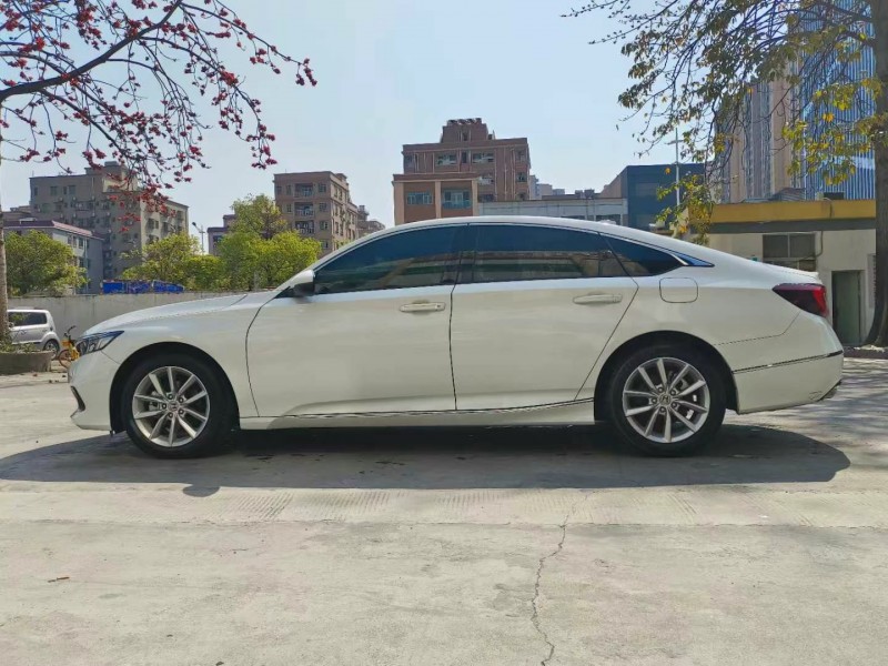 东莞23年本田雅阁8