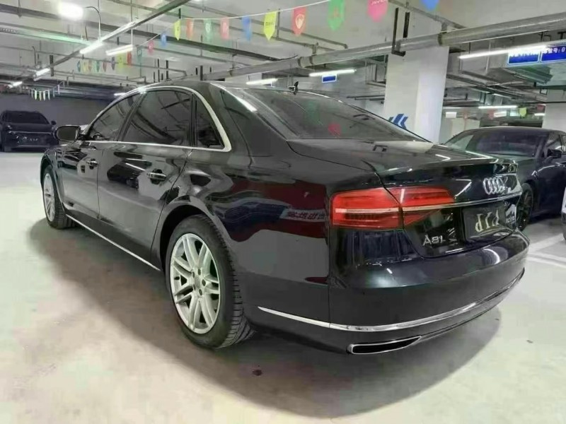 成都17年奧迪A8L9