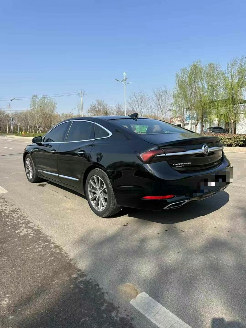 枣庄21年别克君越8