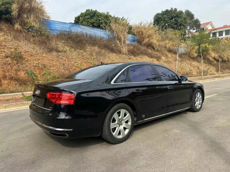 南寧13年奧迪A8L8