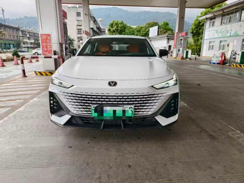 楚雄23年長安汽車UNI1