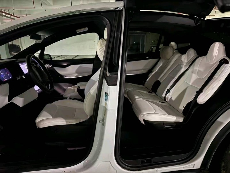 湛江20年特斯拉MODEL X4