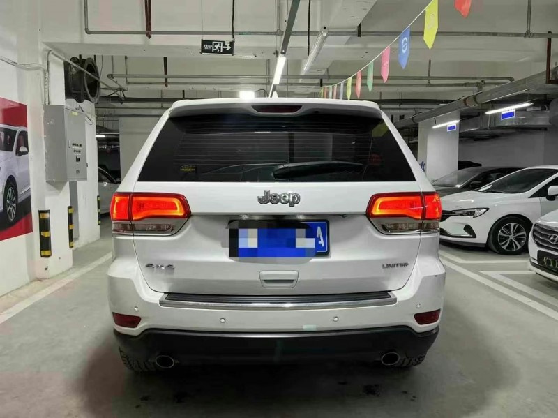 成都19年Jeep大切諾基9