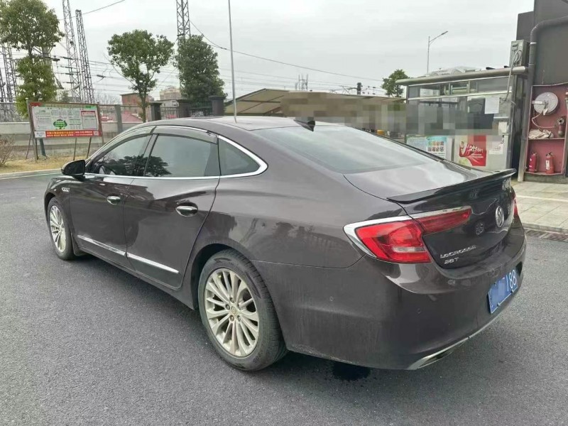 东莞19年别克君越7