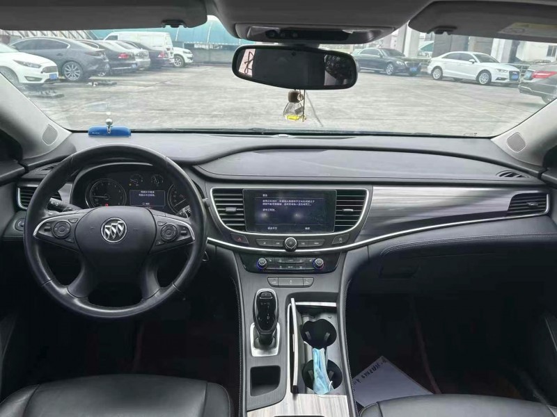 东莞19年别克君越8