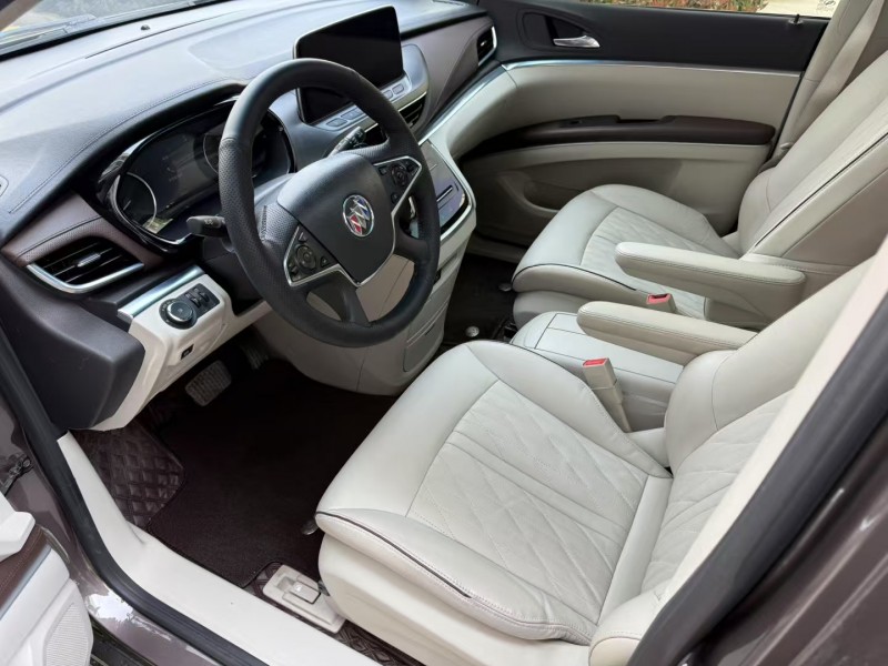 济宁22年别克GL83