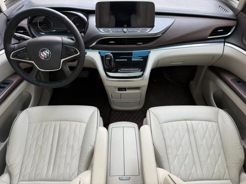 济宁22年别克GL85