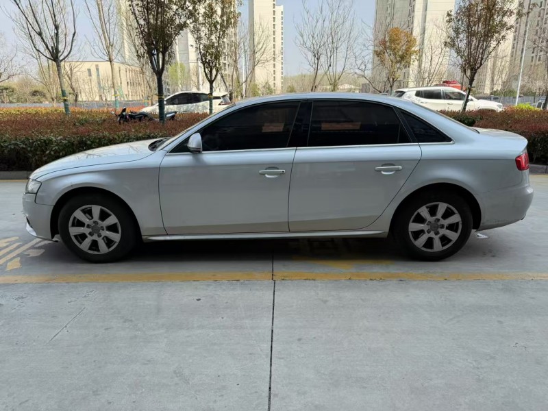 济宁12年奥迪A4L7