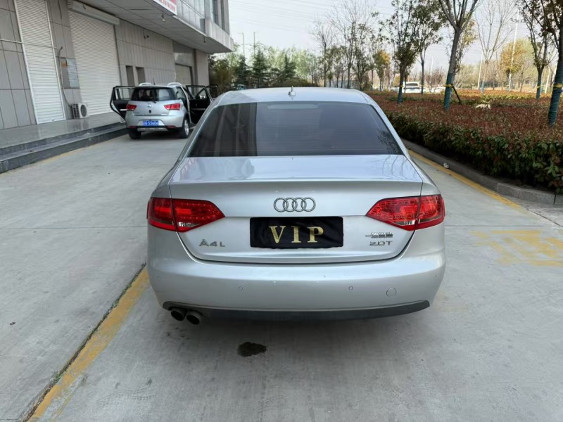济宁12年奥迪A4L8