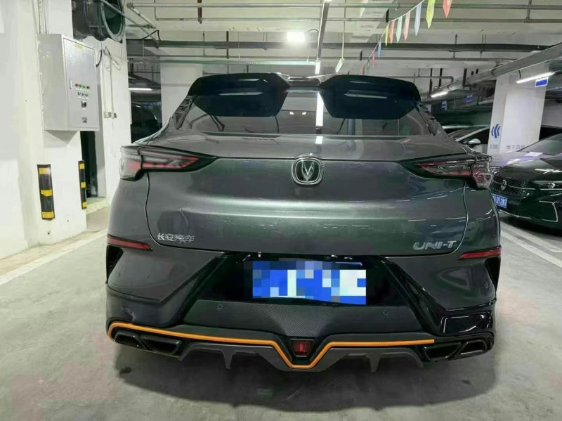 成都23年長安汽車UNI9