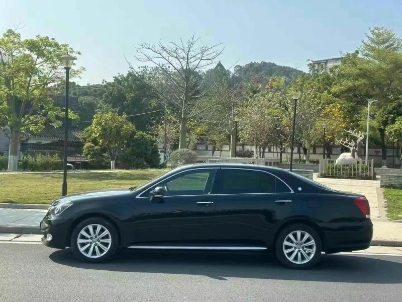 东莞12年丰田皇冠7