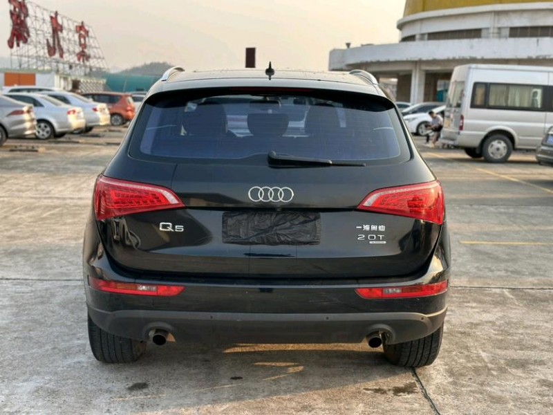 东莞13年奥迪Q58