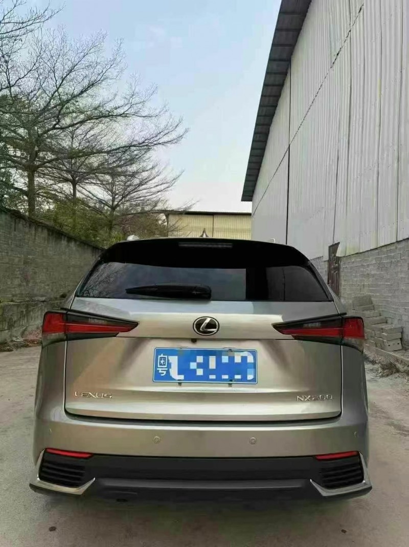 玉林20年雷克薩斯NX9