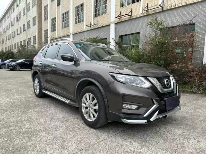 邵陽19年日產奇駿2