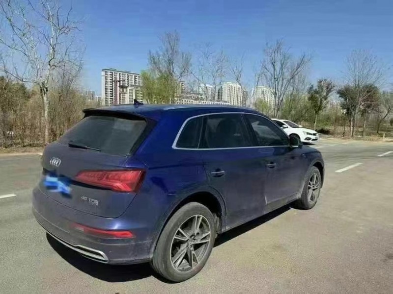 煙臺19年奧迪Q58