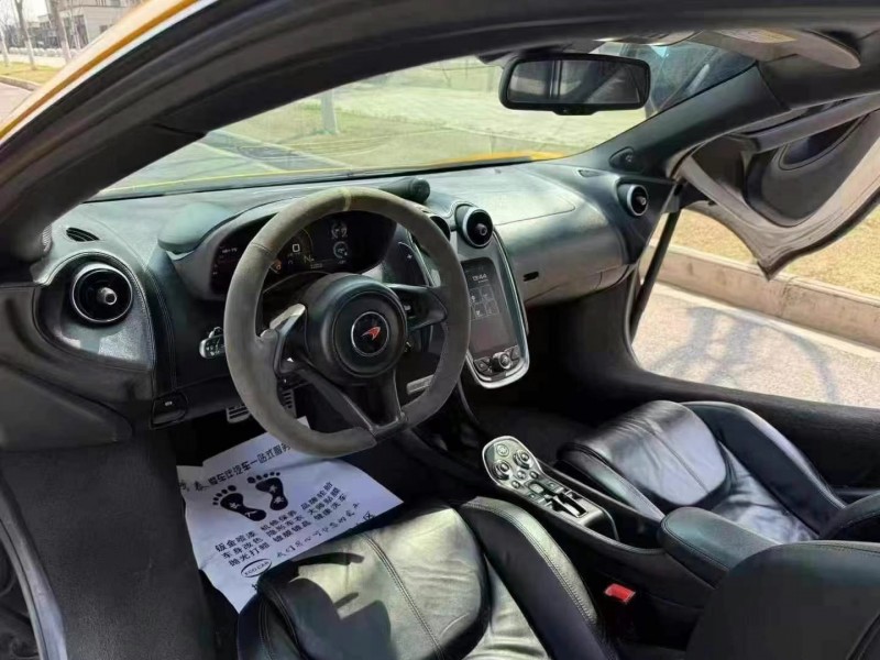 武漢18年邁凱倫570GT7
