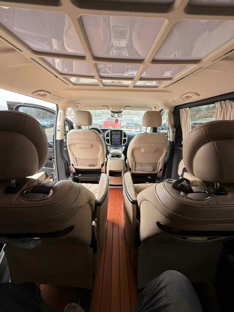 东营20年奔驰威霆8