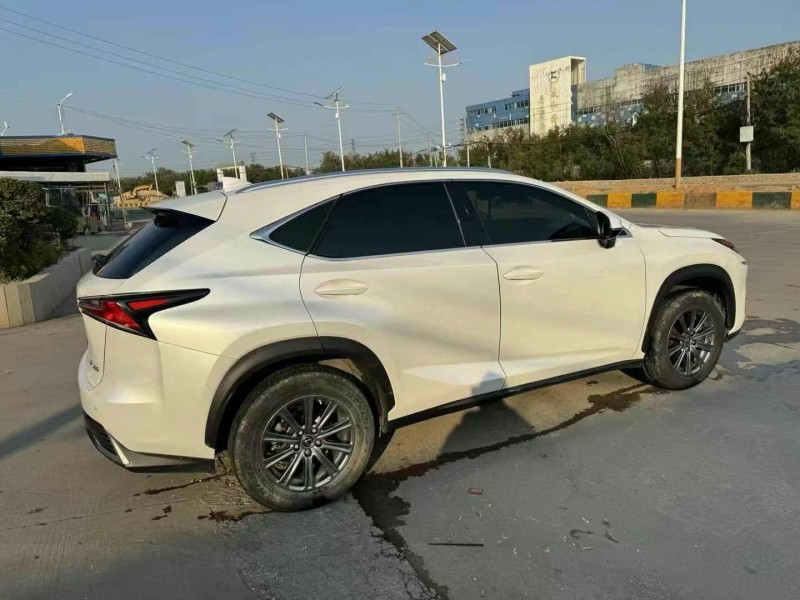 广州20年雷克萨斯NX3