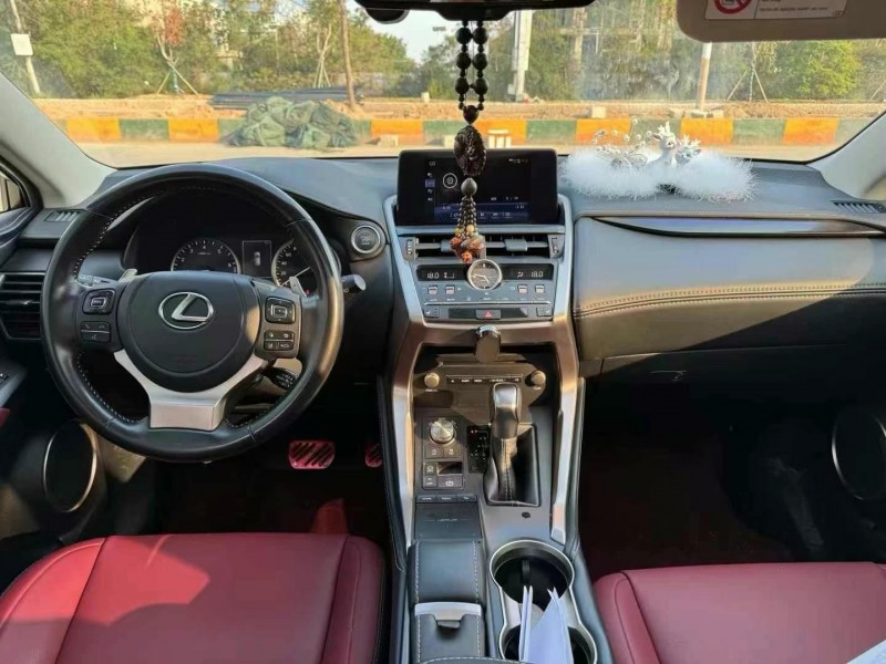 广州20年雷克萨斯NX7