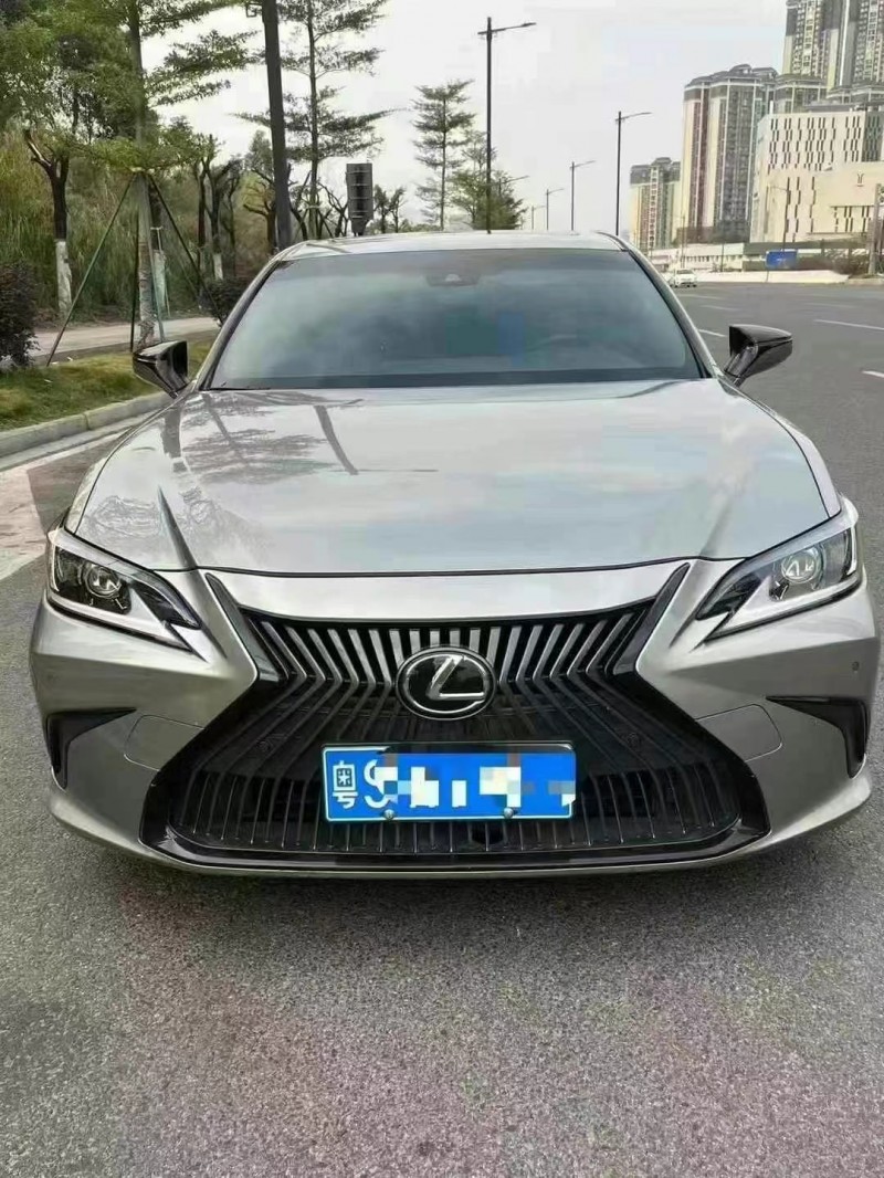广州19年雷克萨斯ES1