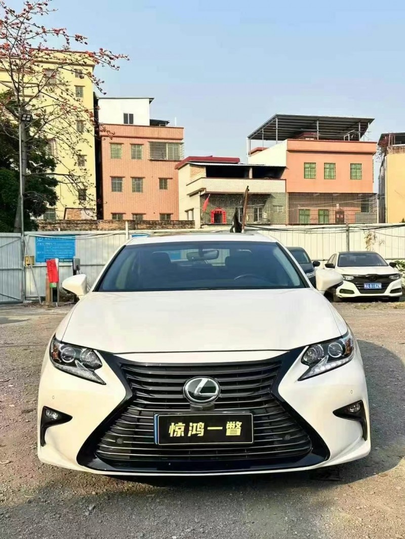 广州17年雷克萨斯ES1