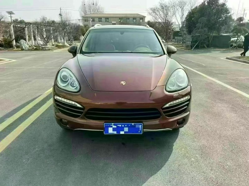 东营13年保时捷卡宴1