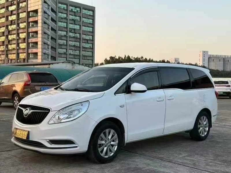 东莞17年别克GL83