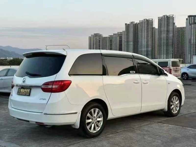 东莞17年别克GL87