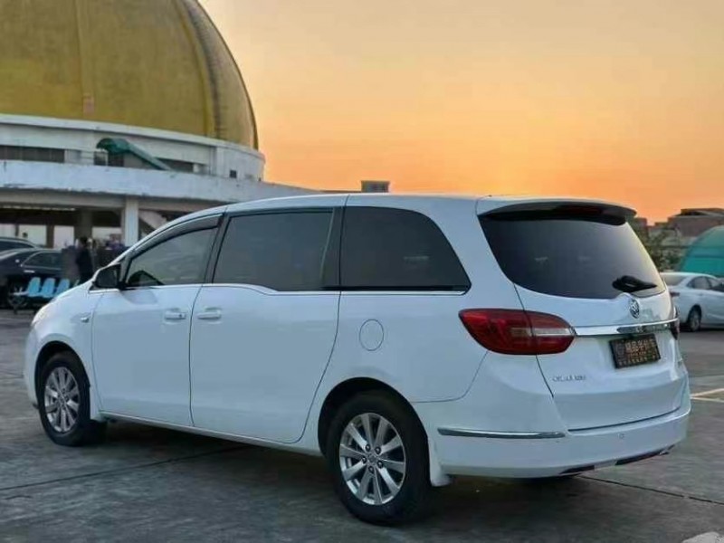 东莞17年别克GL89