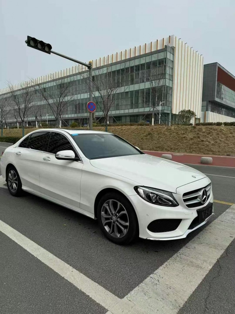 东营17年奔驰C2