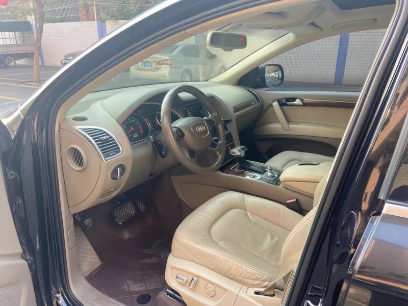 广州12年奥迪Q75