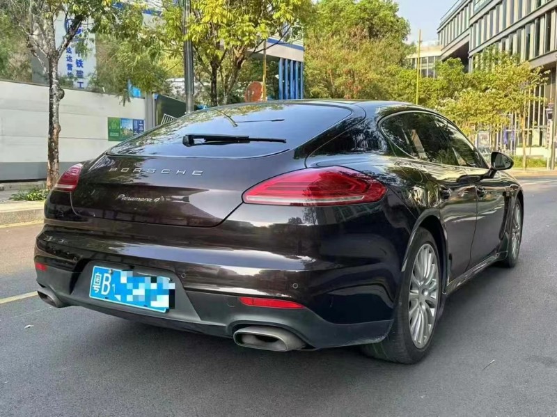 广州13年保时捷帕拉梅拉8