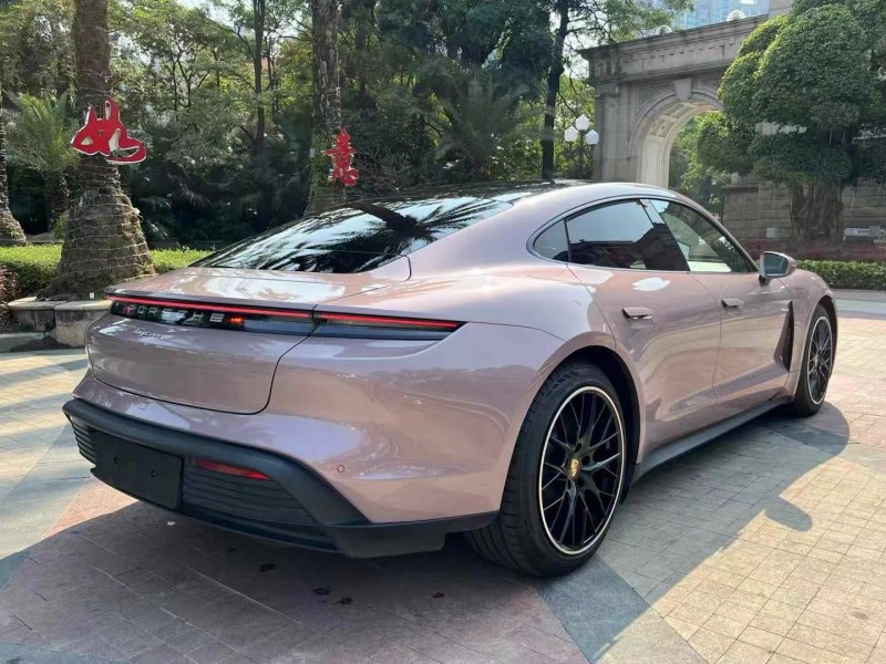 广州21年保时捷Taycan8