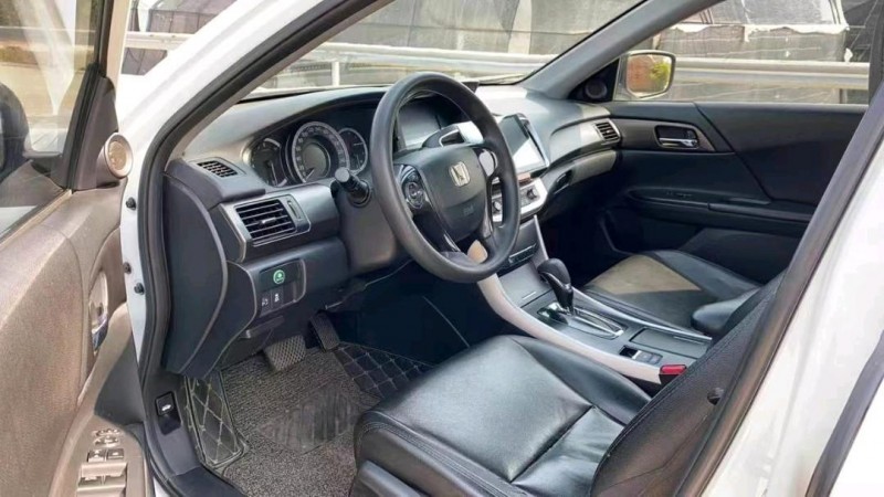 广州15年本田雅阁5