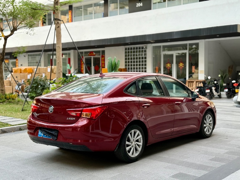 广州15年别克威朗6