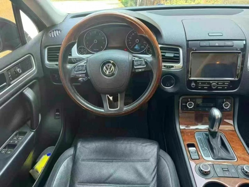 南宁14年大众途锐5