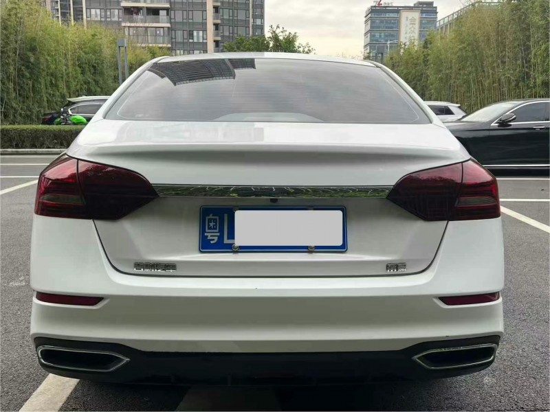 东莞22年吉利帝豪9