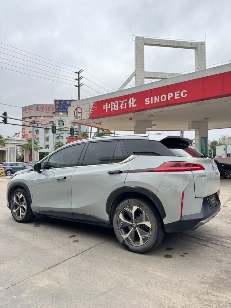 东莞20年传祺埃安V9