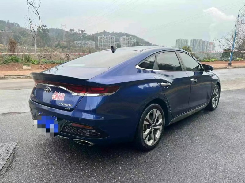 濟寧20年現代菲斯塔8