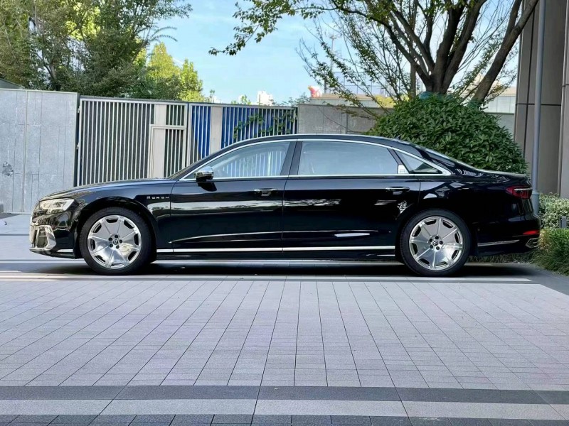 徐州23年奥迪A8L7