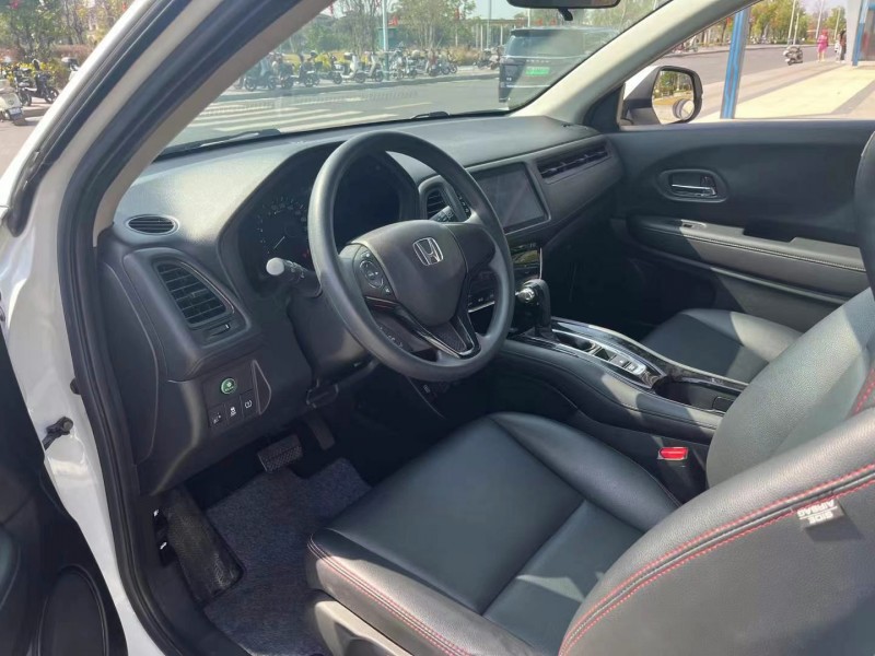 东莞19年本田缤智4