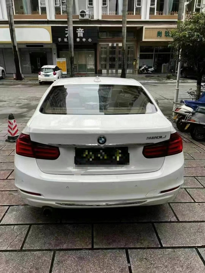 广州13年宝马3系9