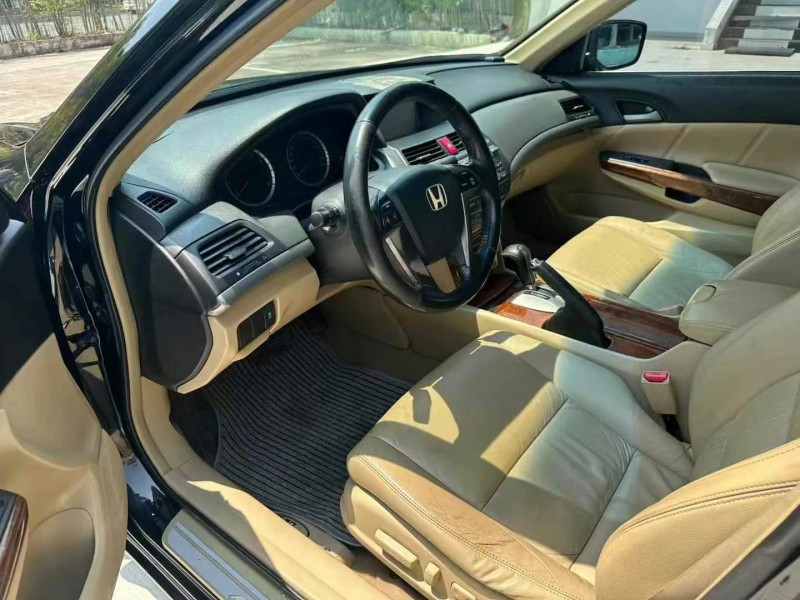 东莞11年本田雅阁5