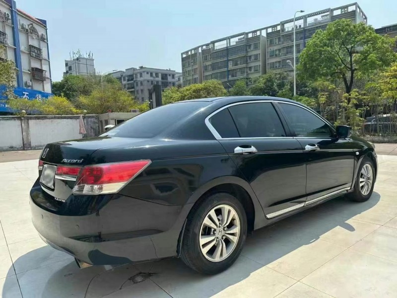 东莞11年本田雅阁7
