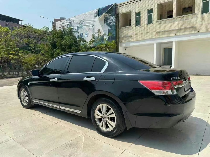 东莞11年本田雅阁8