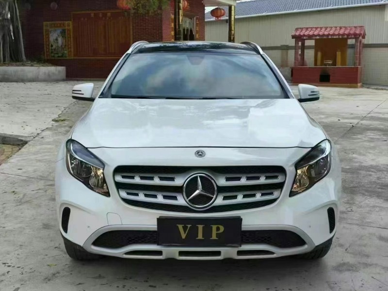 广州19年奔驰GLA1